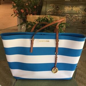 Beautiful Michael Kors carryall.